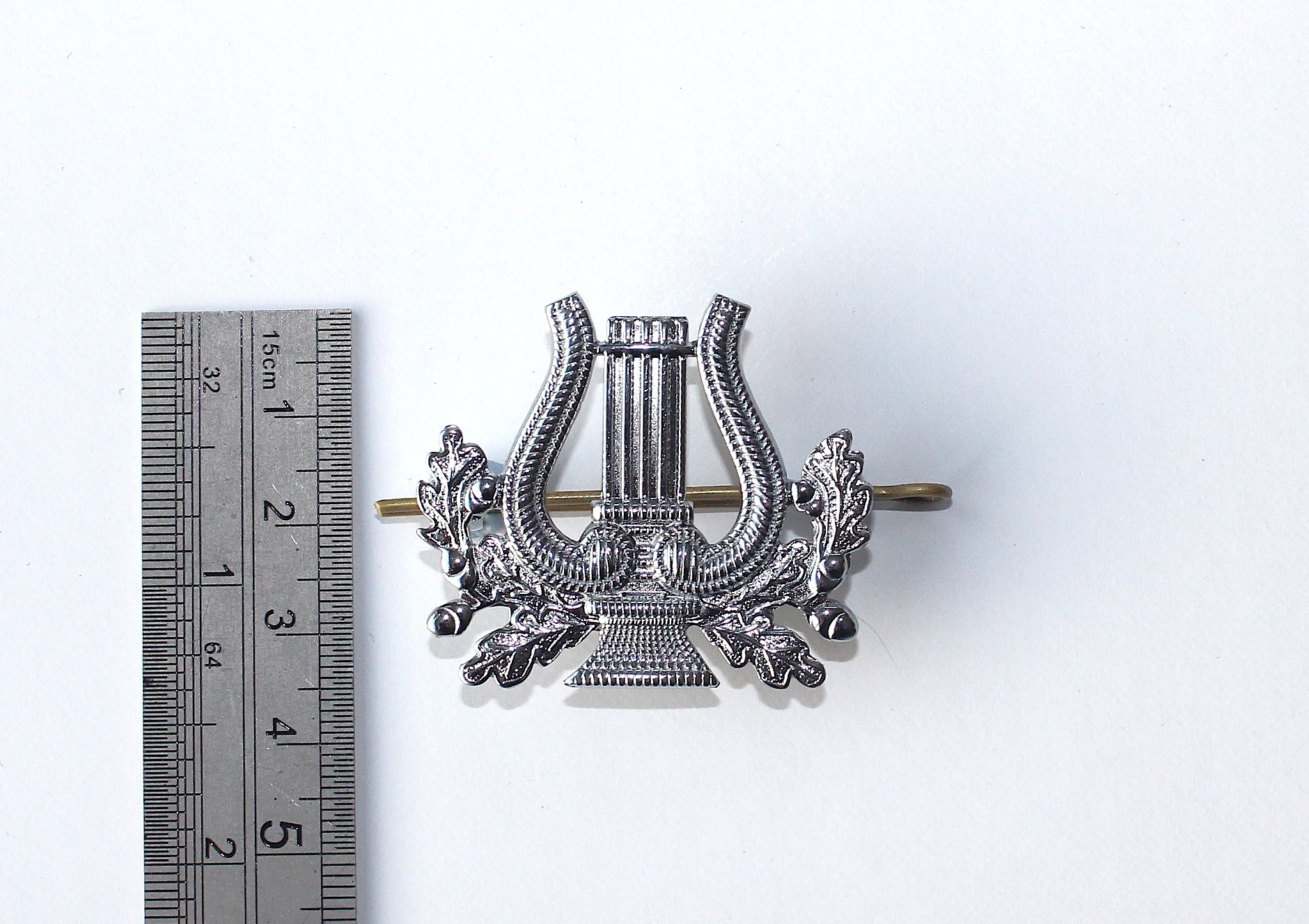 Chrome finish 'Musicians Lyre' Badge - Image 4